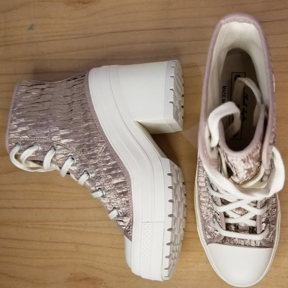 Converse Chuck 70 Luxe Heel Satin Sneakers Brand New Women's 7 A09780C  NWT - Picture 8 of 9